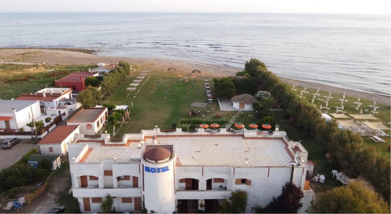 Hotel Portofina Santa Marinella Exterior foto